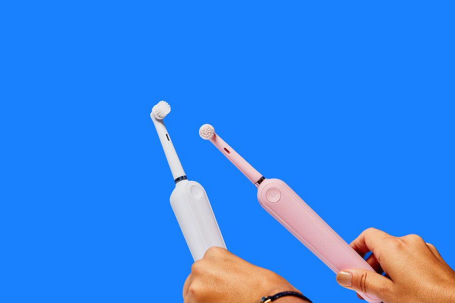 How to choose between a manual and electric toothbrush